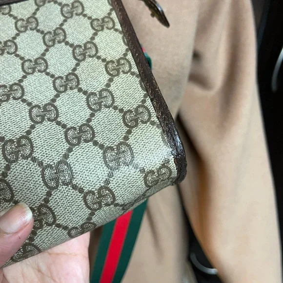 Authentic Gucci vintage GG canvas crossbody bag 97.01.037 (Q193) - Picture 9 of 16